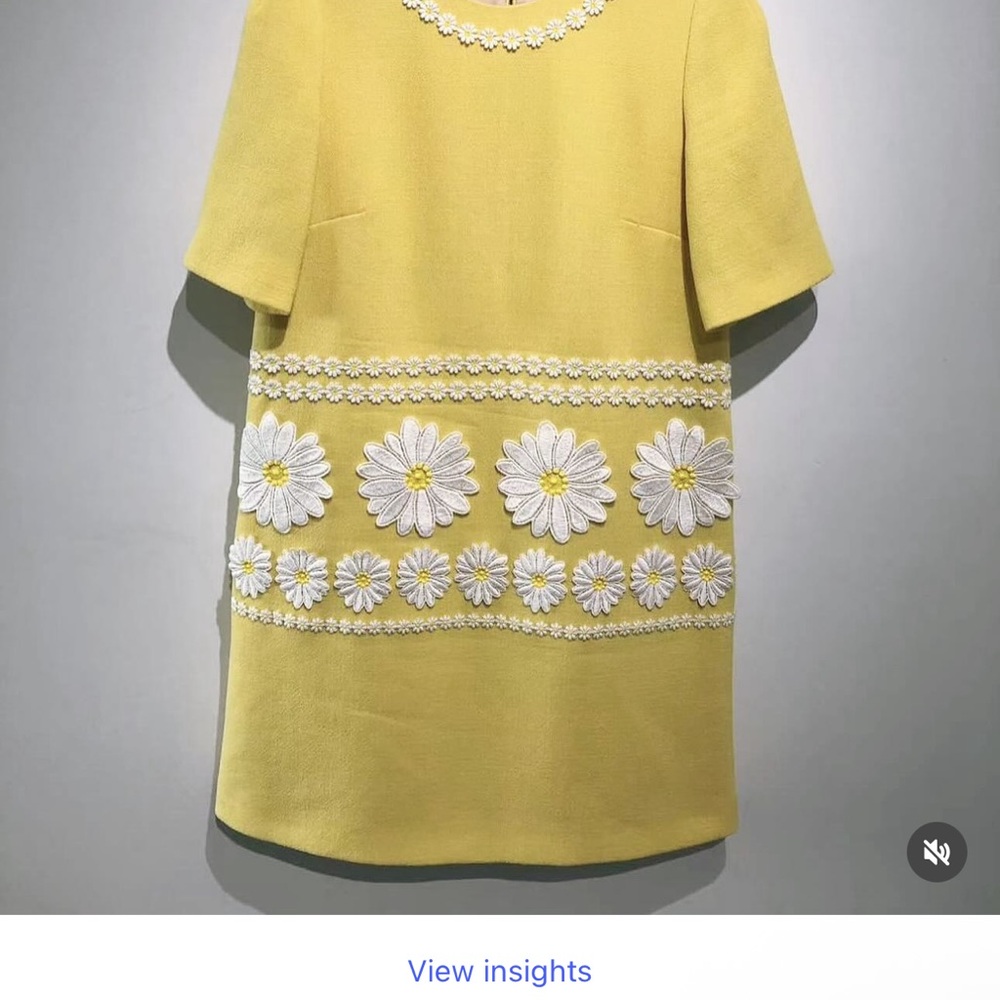 Dolce & Gabbana Yellow Daisy Appliqué Shift Mini Dress - Picture 5 of 5